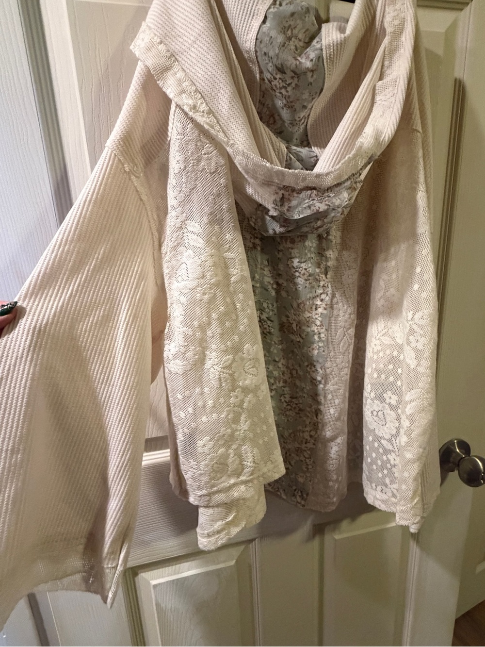 POL Cream lace with Floral Pullover with Hood